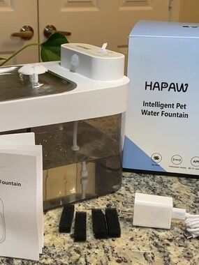NEW HAPAW Intelligent Pet Water Fountain - White with Clear Tank